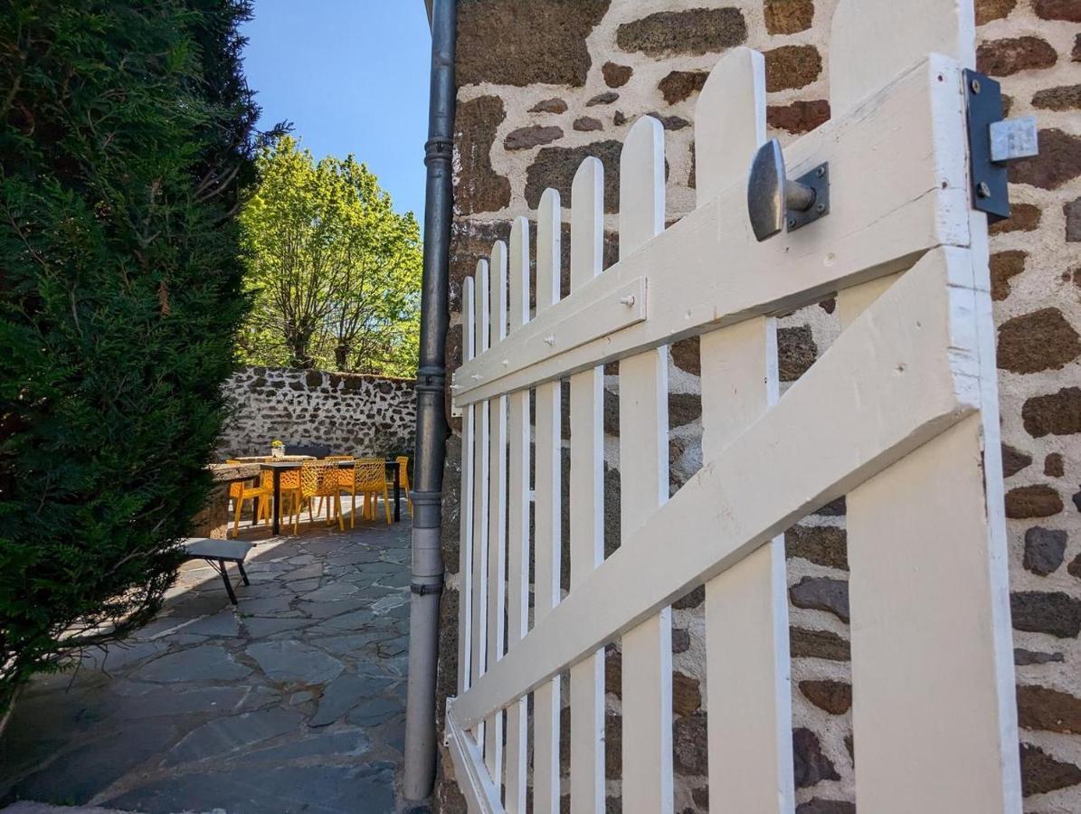 Maison Du Soleil Chez Isa Polignac  Exterior photo